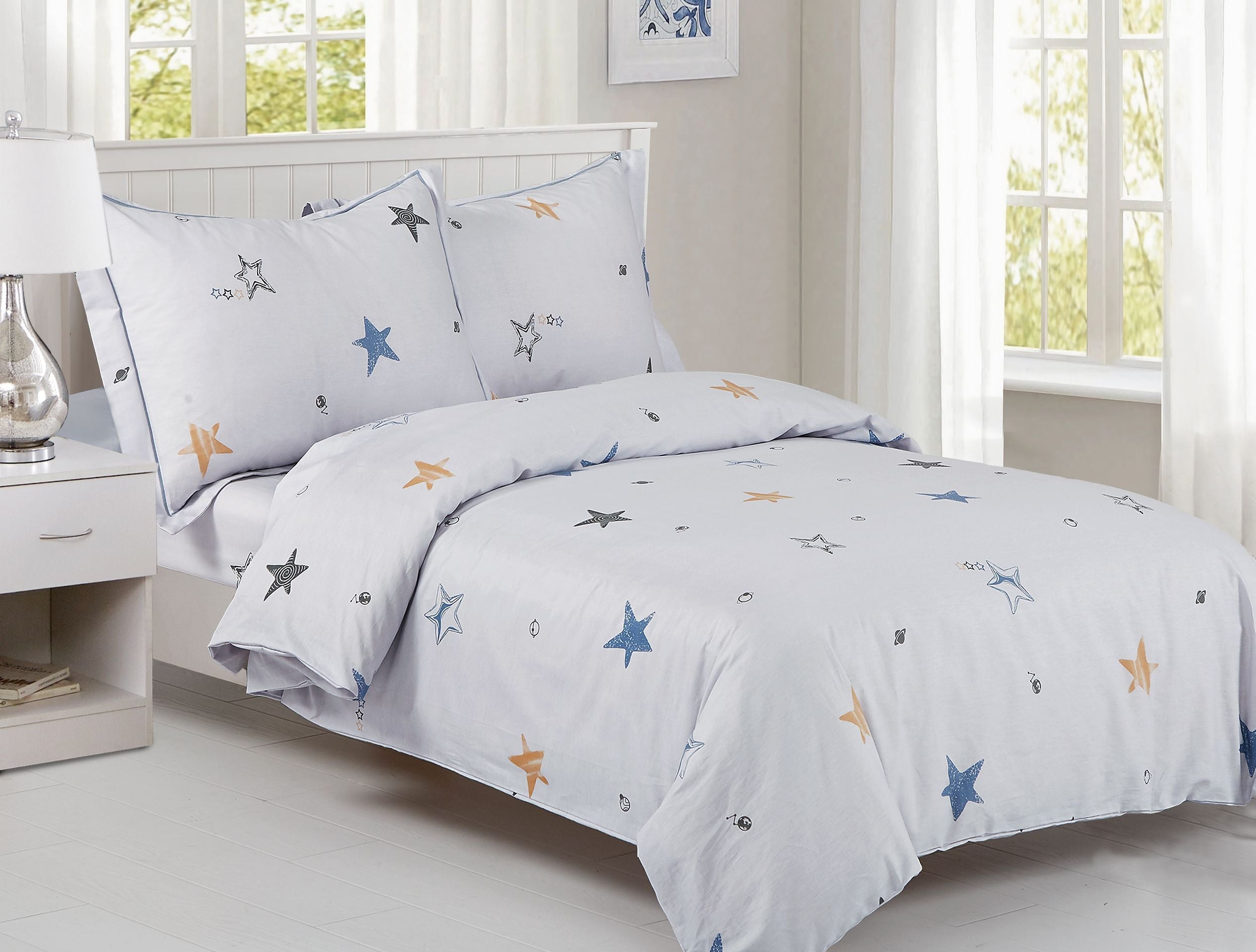 Pale grey kids' cotton duvet set with drawn stars in blue and gold and small space doodles