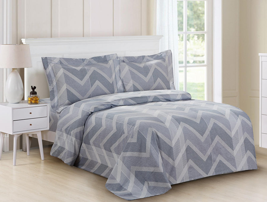 Grey-blue and white chevron zigzag duvet set with two matching shams