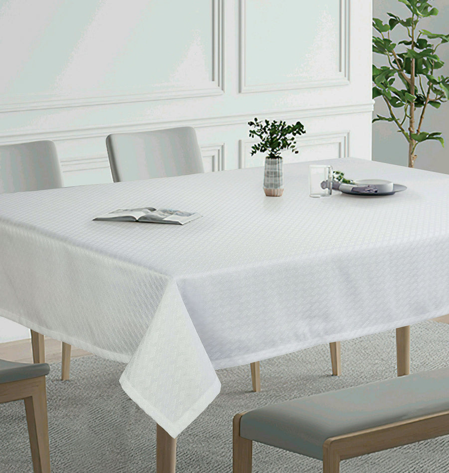White tablecloth with a subtle tone-on-tone woven diamond texture