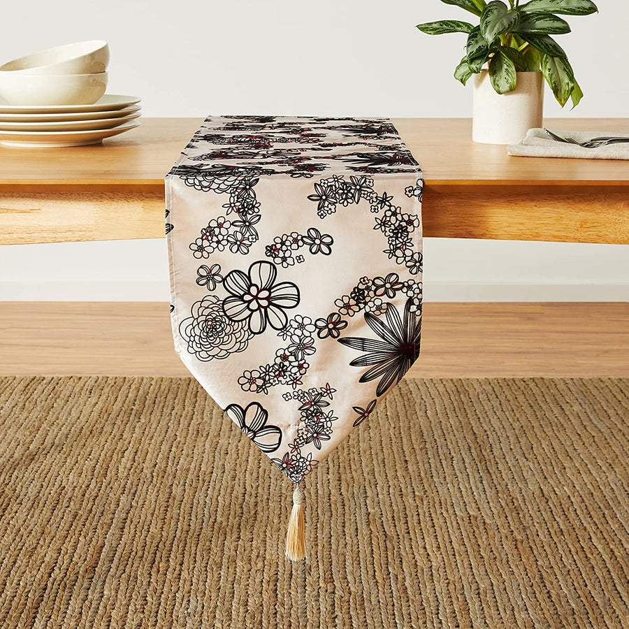 Silky Bloom Daisy Flower Pattern Decorative Table Runner