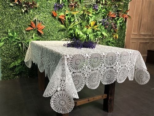 Violet Linen Concord Medallion Lace Tablecloth — White