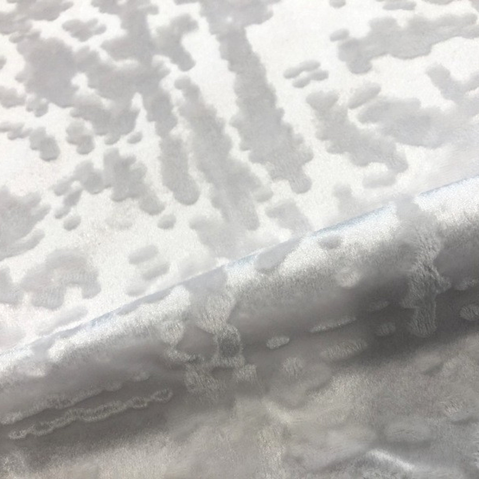 Allendale White Tablecloth — fabric swatch