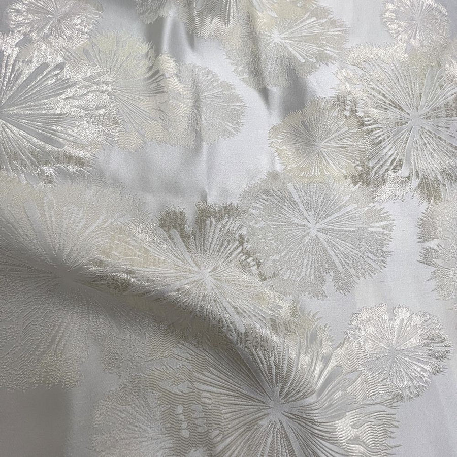 Allium Off White Tablecloth — fabric swatch