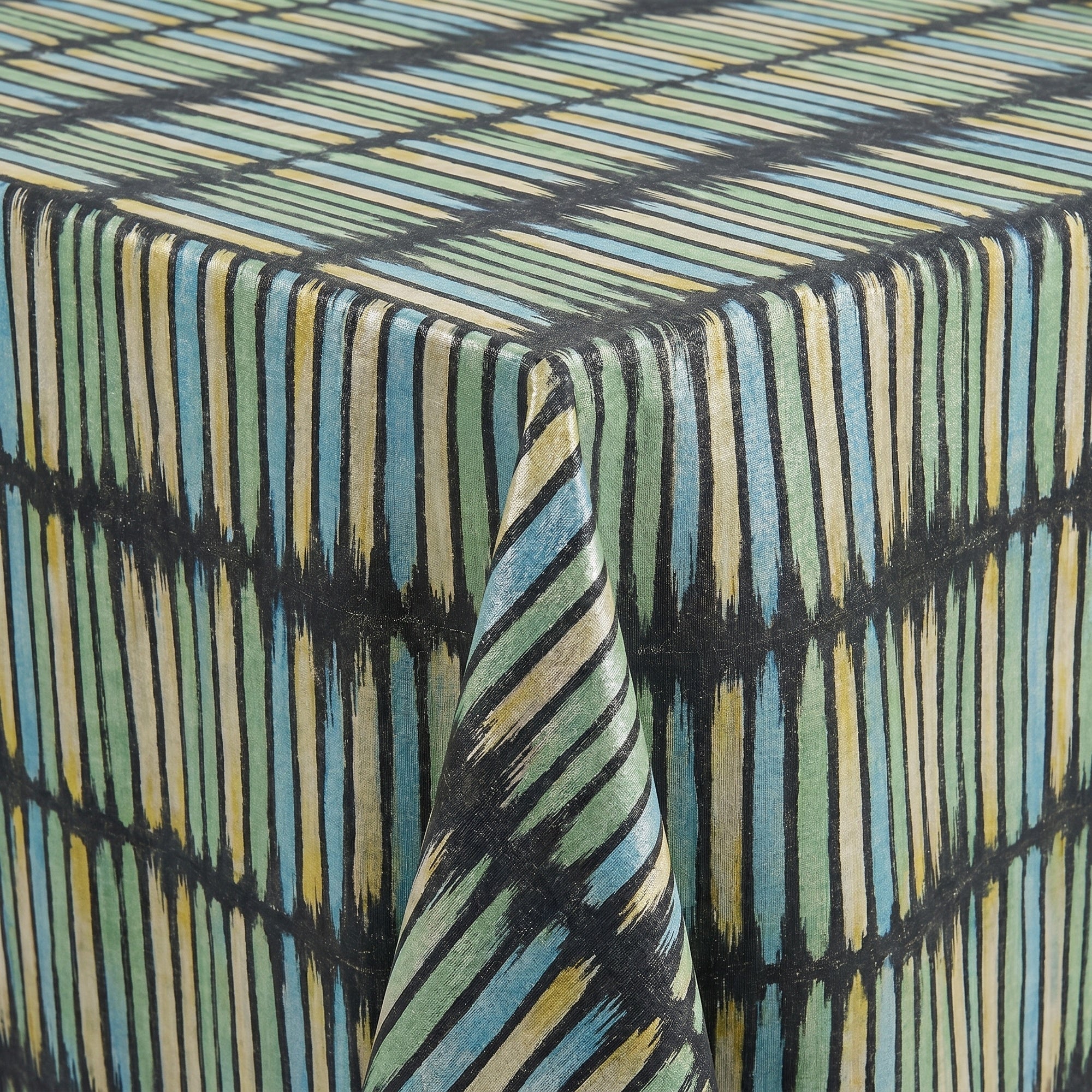 Aurura Green Black Tablecloth — fabric detail