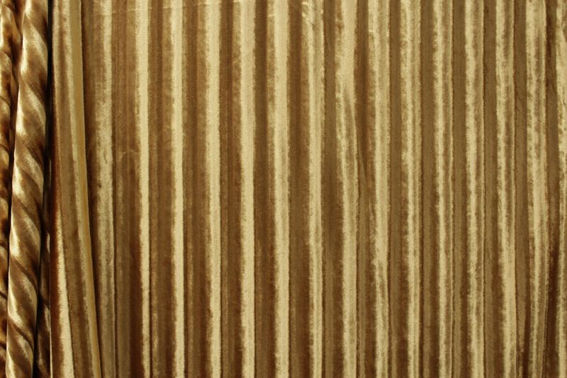 Shadow Stripe Crushed Velvet – Gold, texture detail